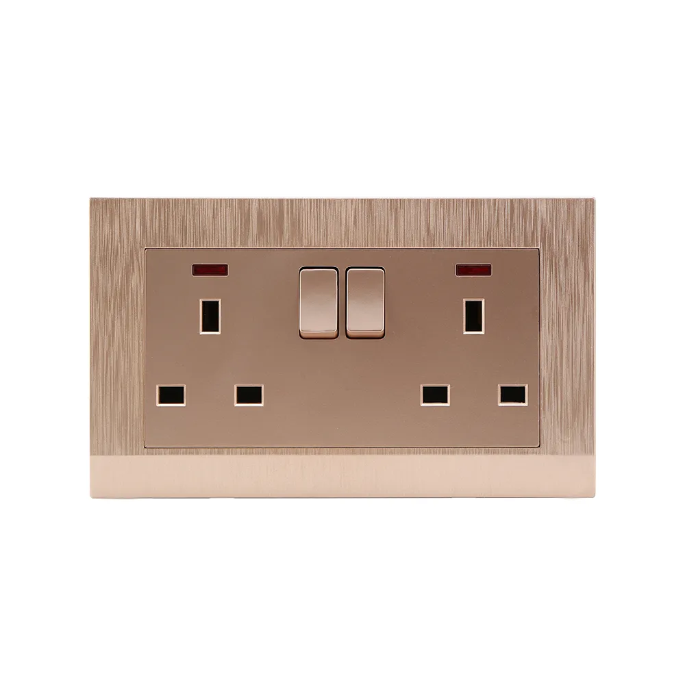 13A Twin Switched Socket — Series 07