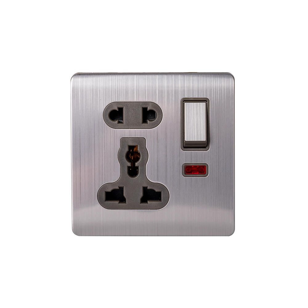 5-Pin Multi-Outlet Socket — Series 03